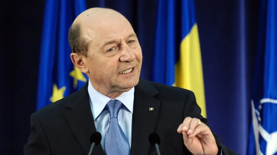 TRAIAN BASESCU a mers la ÎNMORMÂNTAREA tatălui lui Vasile Blaga UPDATE