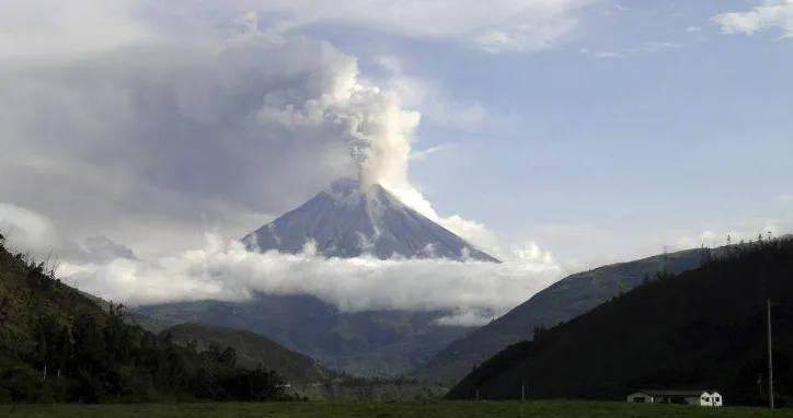 Alertă în jurul principalului vulcan din Ecuador