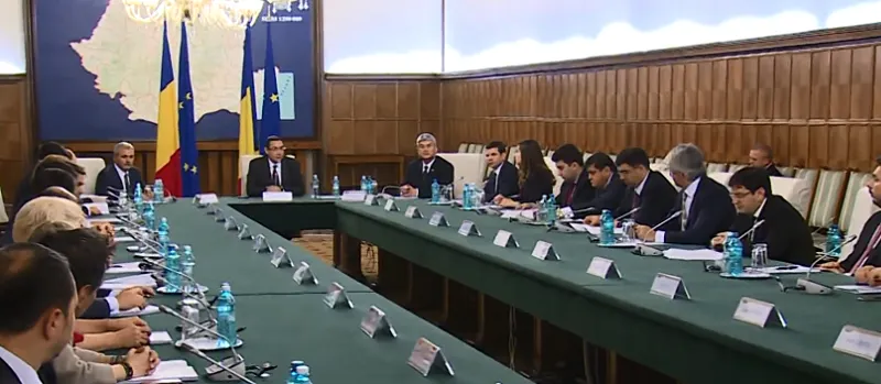Ponta le face cu ochiul lui Oprescu şi liberalilor