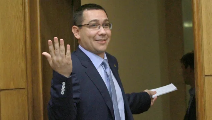 PNL: PONTA ÎŞI BATE JOC de pensionari încercând să-i păcălească cu majorări, dar aplică decizia CC