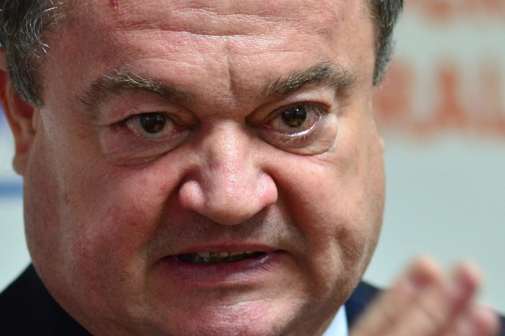 Blaga: PDL are moţiunea de cenzură finalizată, liderii grupurilor strâng semnături