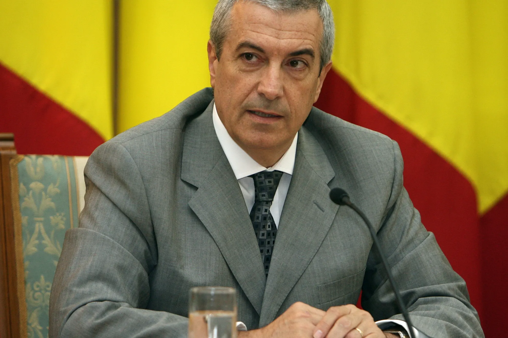 Ponta îl susţine pe Tăriceanu pentru şefia Senatului