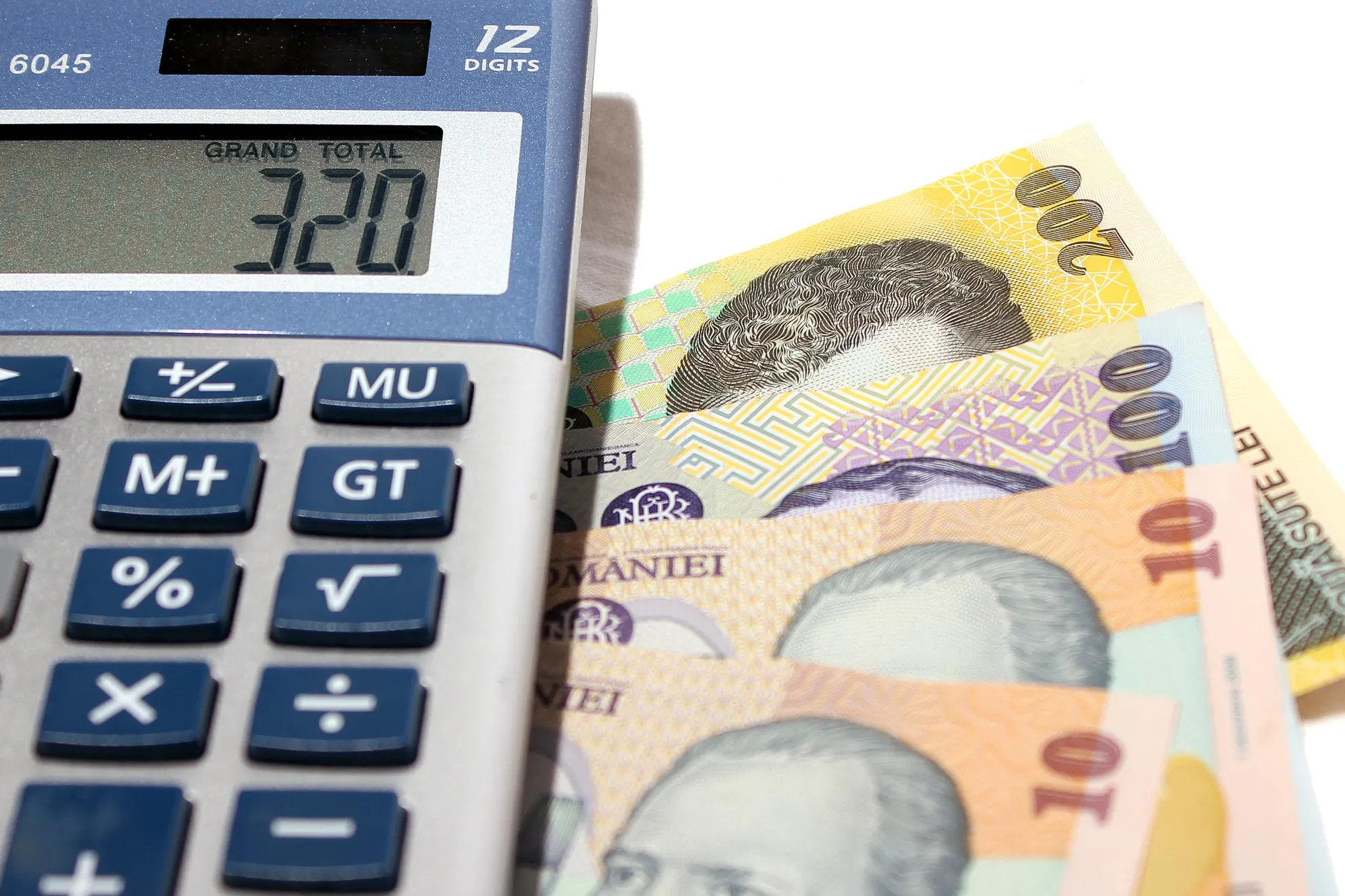 Dobânzile şi comisioanele din contractele BCR, pe care ANPC le consideră ABUZIVE