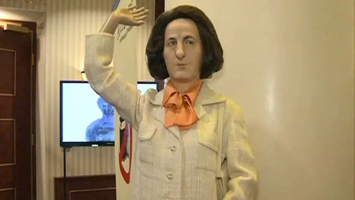 OBIECTELE CEAUŞEŞTILOR, la licitaţie. Nostalgicii epocii de aur nu s-au uitat la bani