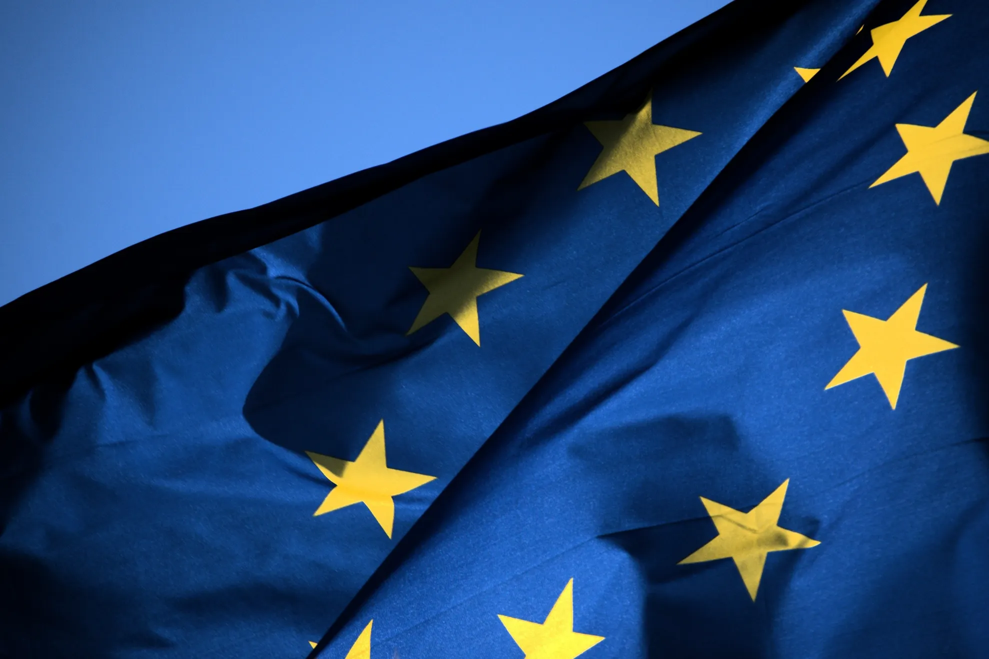 UE a adăugat încă 12 oficiali ruşi şi ucraineni pe lista cu sancţiuni