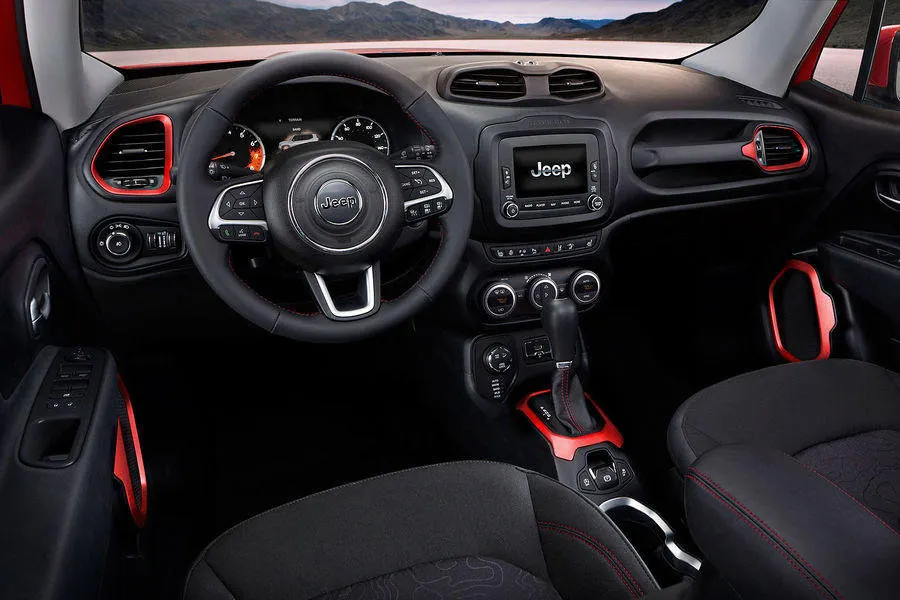 Jeep Renegade: Cum arată noul crossover Jeep construit pe platforma ca Fiat 500x