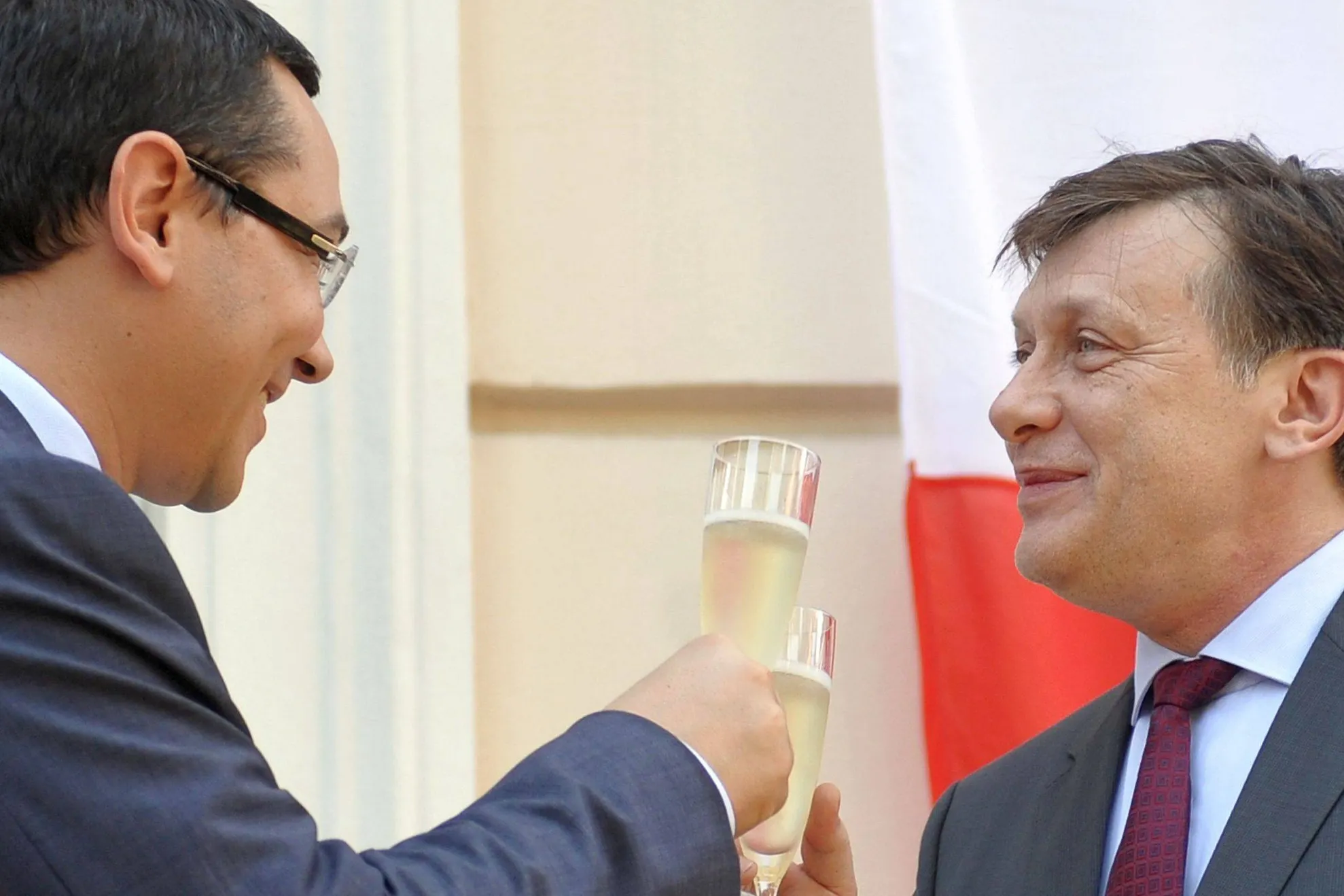 Crin Antonescu: Ponta începe să fie un Emil Boc mult mai înalt