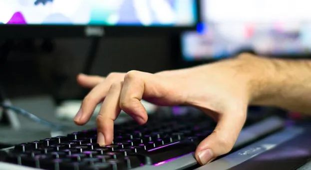 Cum să îți crești viteza de tastare pe Facebook sau Twitter: 40 de combinaţii 