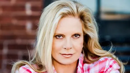 Concertul Sylvie Vartan, anulat. Prea puţine bilete cumpărate