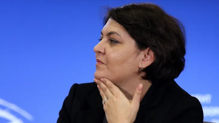 Vălean, către Ponta: Nu sunt dintre nevestele care se tem că nu mai ajunge soţul acasă