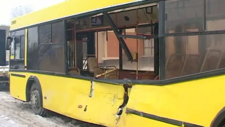 ACCIDENT ÎN PRAHOVA cu un autobuz în care se aflau 24 de pasageri