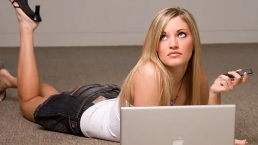 7 tipuri de femei de pe site-urile de dating, ocolite de barbati