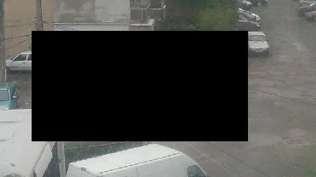 MARTOR OCULAR. Oamenii sunt indignați de ce se află în fața blocului