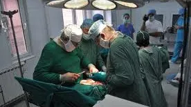 "Tuturor ne e frică". Dezvăluirile medicilor despre prezenţa lui Dumnezeu în sala de operaţii