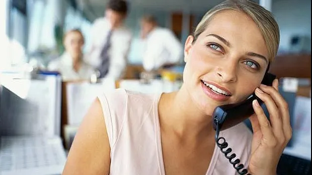 Legea care le INTERZICE şefilor să-şi contacteze angajaţii în afara programului