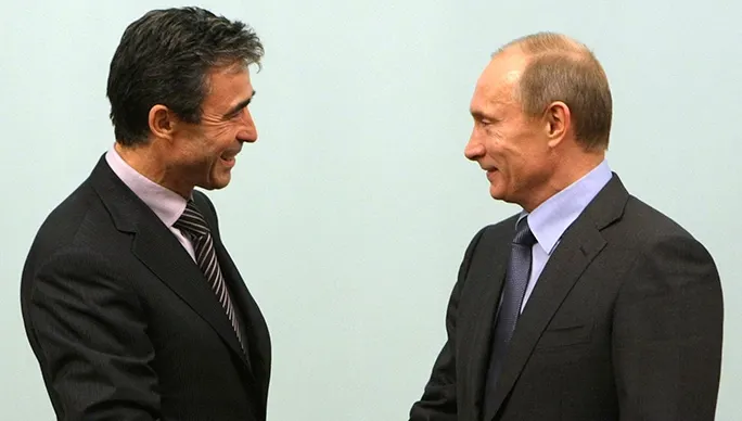 Putin îl acuză pe secretarul general al NATO că a înregistrat în secret o conversaţie privată