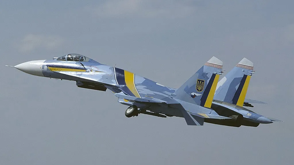 AVION MILITAR UCRAINEAN, atins de PROIECTILE de ARTILERIE trase de separatiştii proruşi