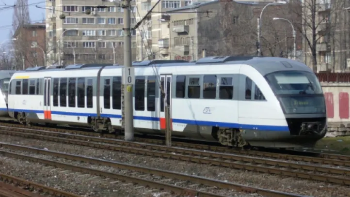 ROMÂNIA FIERBE Codul galben de caniculă afectează circulaţia trenurilor