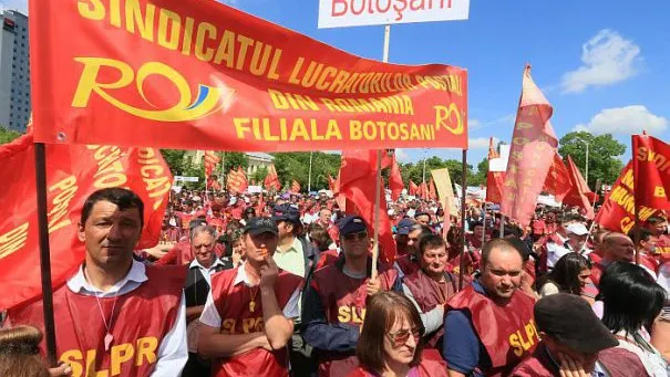 ŞEFII Poştei au renunţat la SALARIILE compensatorii. Poştaşii, la un pas să primească bani în plus