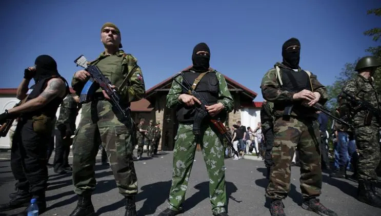 Proteste violente în faţa vilei din Doneţk a miliardarului Rinat Ahmetov
