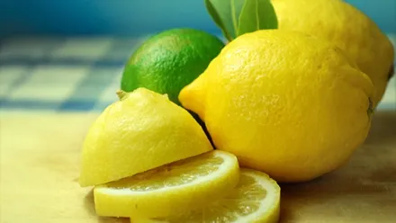 ANTIDOT NATURAL. 10 motive pentru care este indicat să consumi lămâile întregi