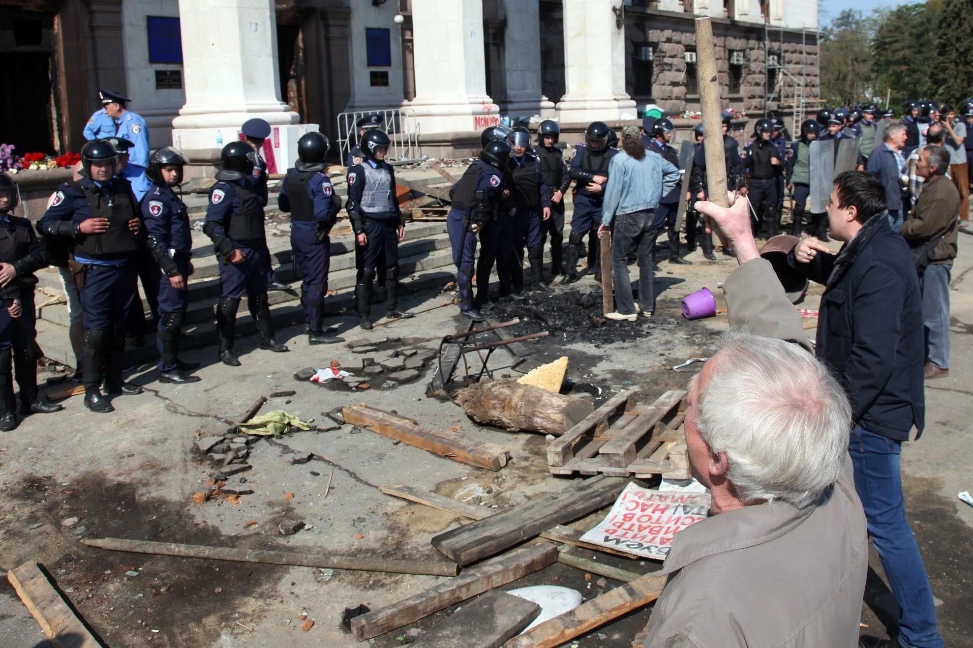 Serviciul ucrainean de securitate acuză: Violenţele din ODESA, organizate de IANUKOVICI
