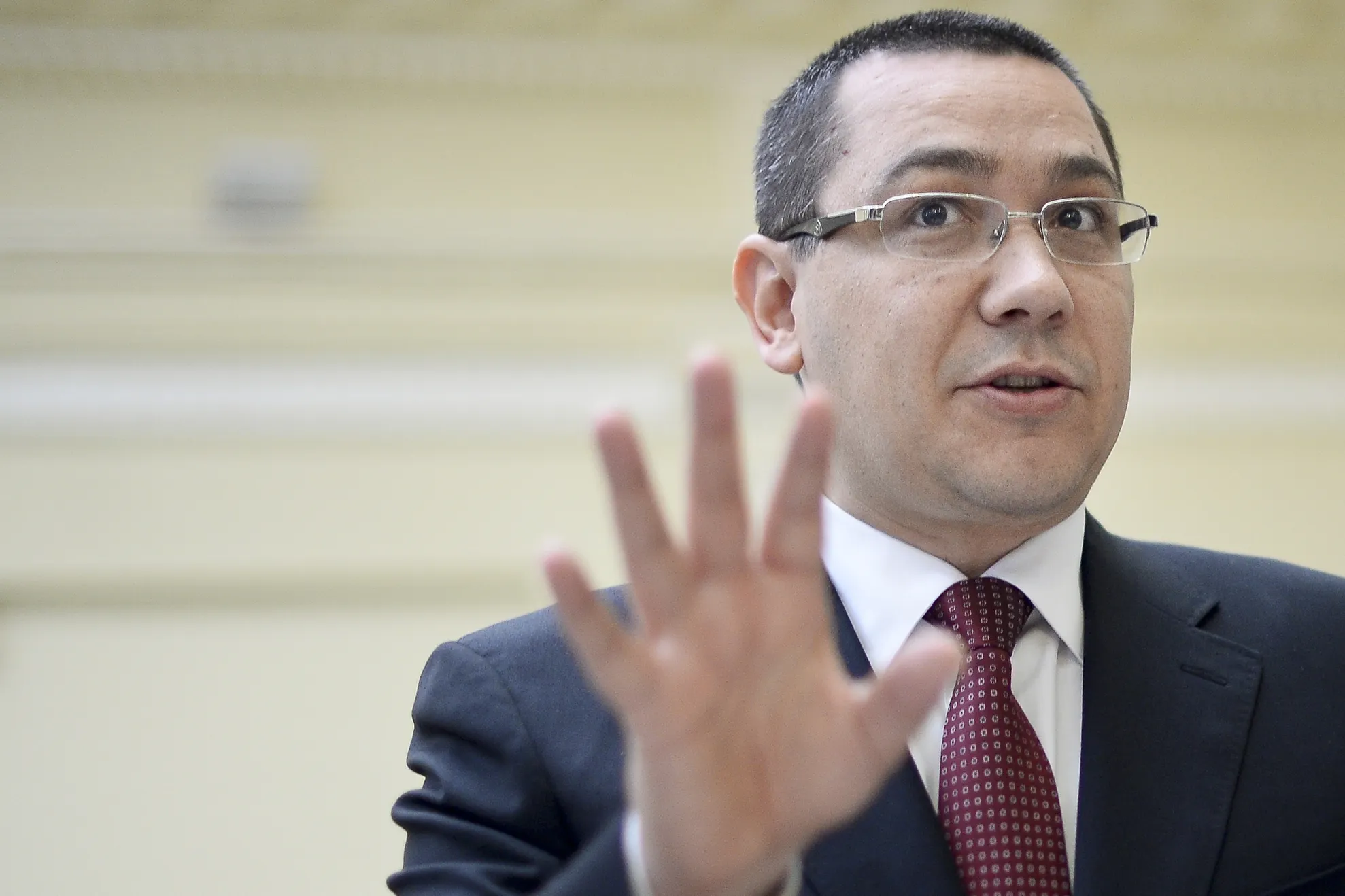 Cozmin Guşă: Ponta are şanse să ajungă preşedintele României, dar ar fi mare păcat
