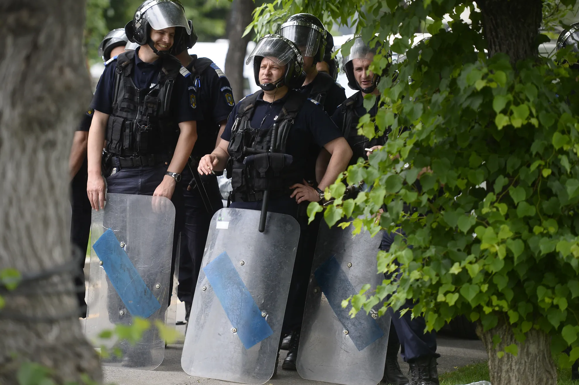 REVOLUŢIONARII, PROTEST VIOLENT în CAPITALĂ