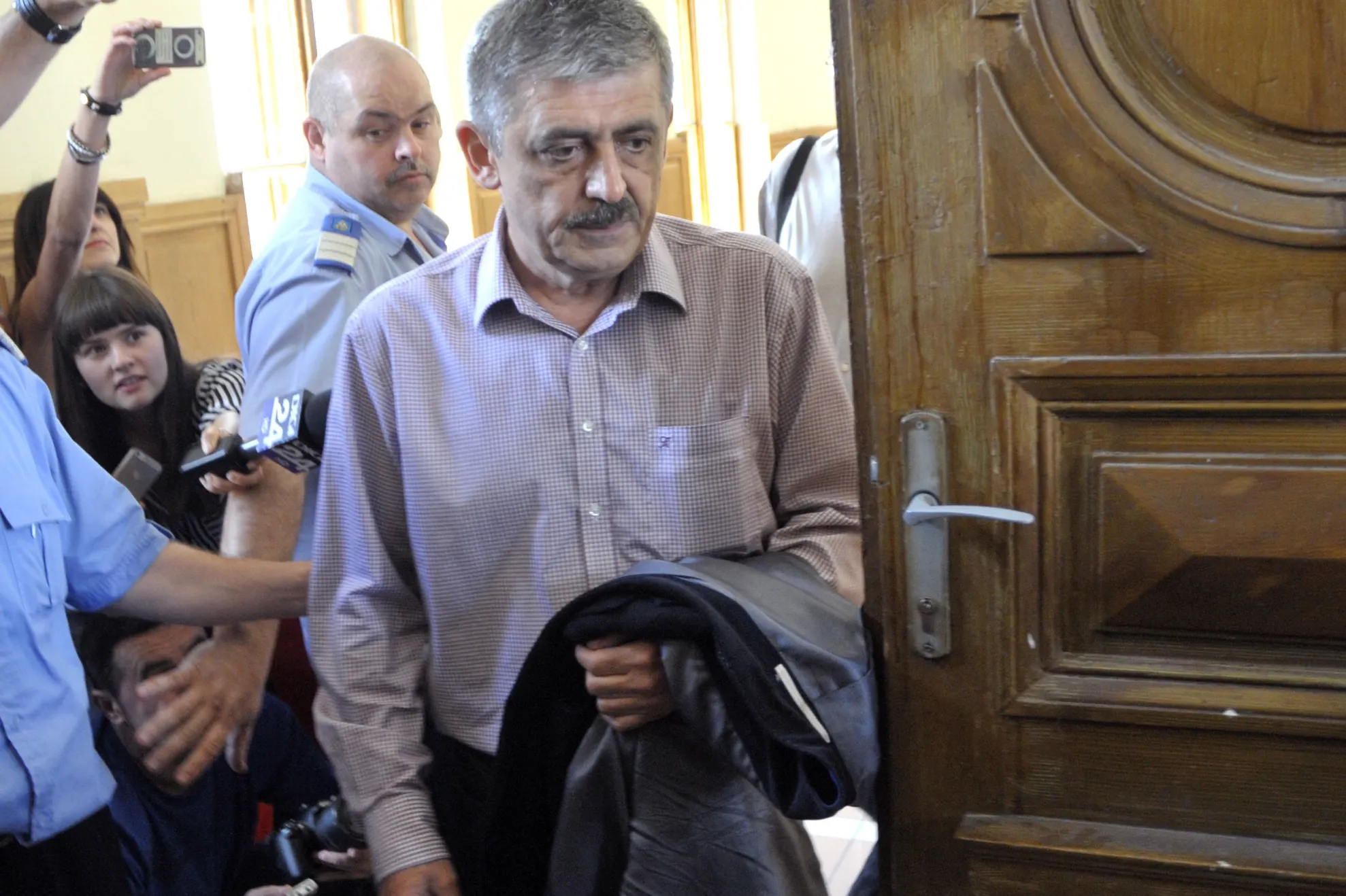 DNA. HOREA UIOREANU, comision de 10-15% din contractele pe caee le acorda de la buget