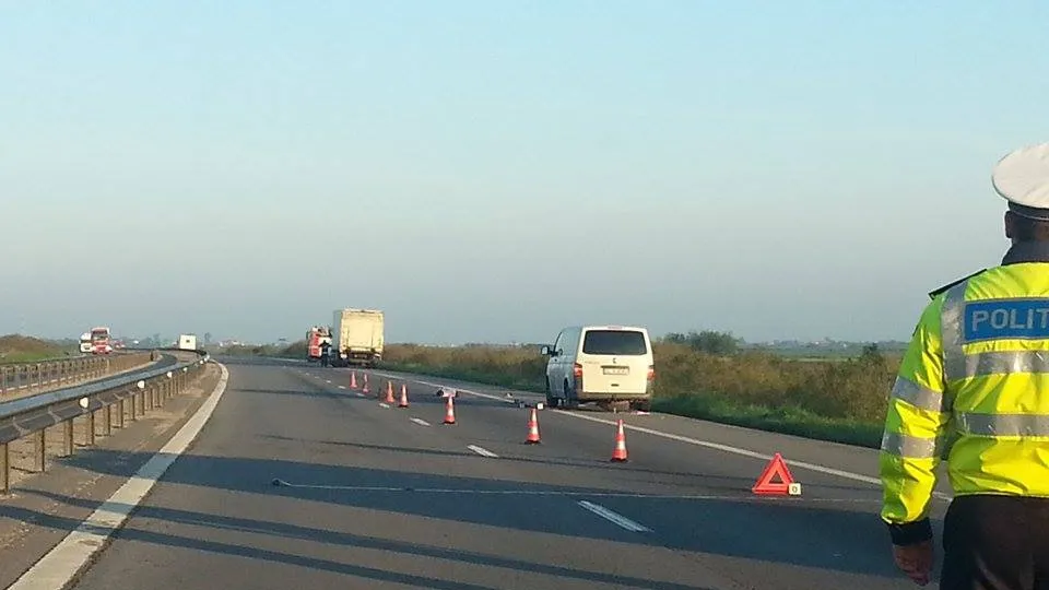 ACCIDENT MORTAL pe autostrada Bucureşti-Piteşti. Bărbat SPULBERAT în timp ce schimba o roată