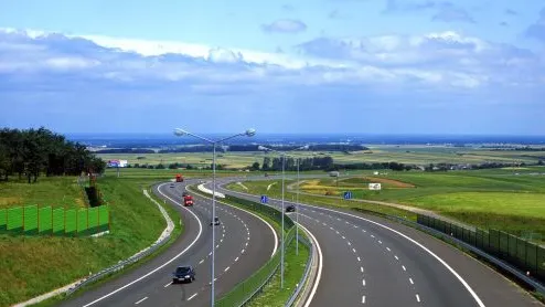 Chinezii vor Oltchim şi vor să facă autostrada Craiova-Piteşti şi calea ferată Bucureşti-Constanţa