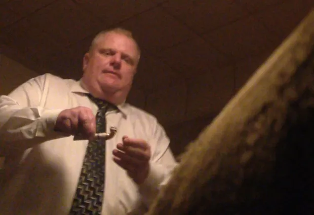 Rob Ford, primarul oraşului Toronto, nou scandal: FILMAT în timp ce se DROGHEAZĂ