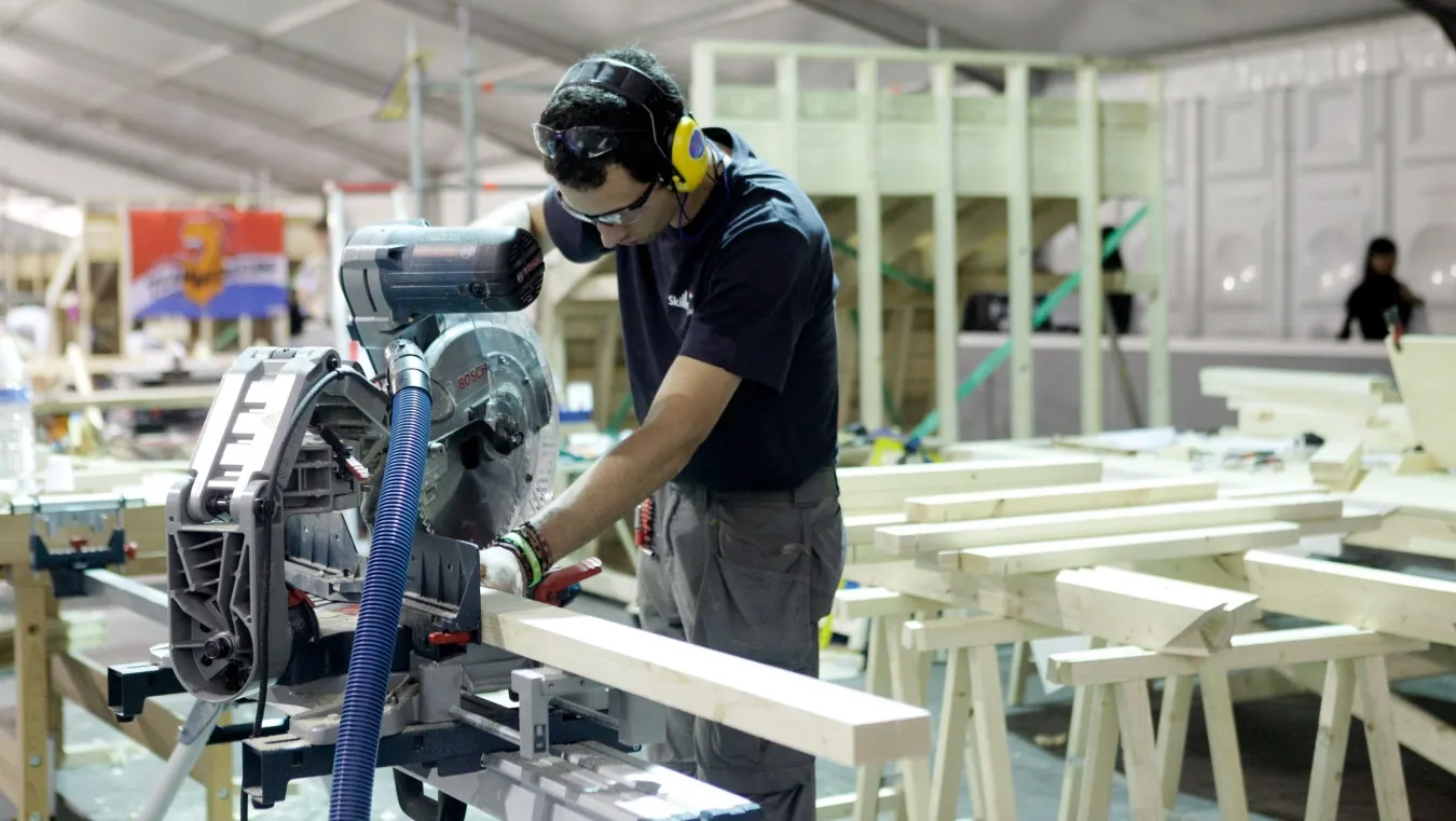 Veste ALARMANTĂ din economie: Industria este în scădere ușoară