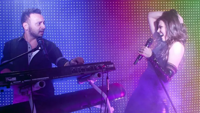PONTA MERGE LA EUROVISION alături de patru copii