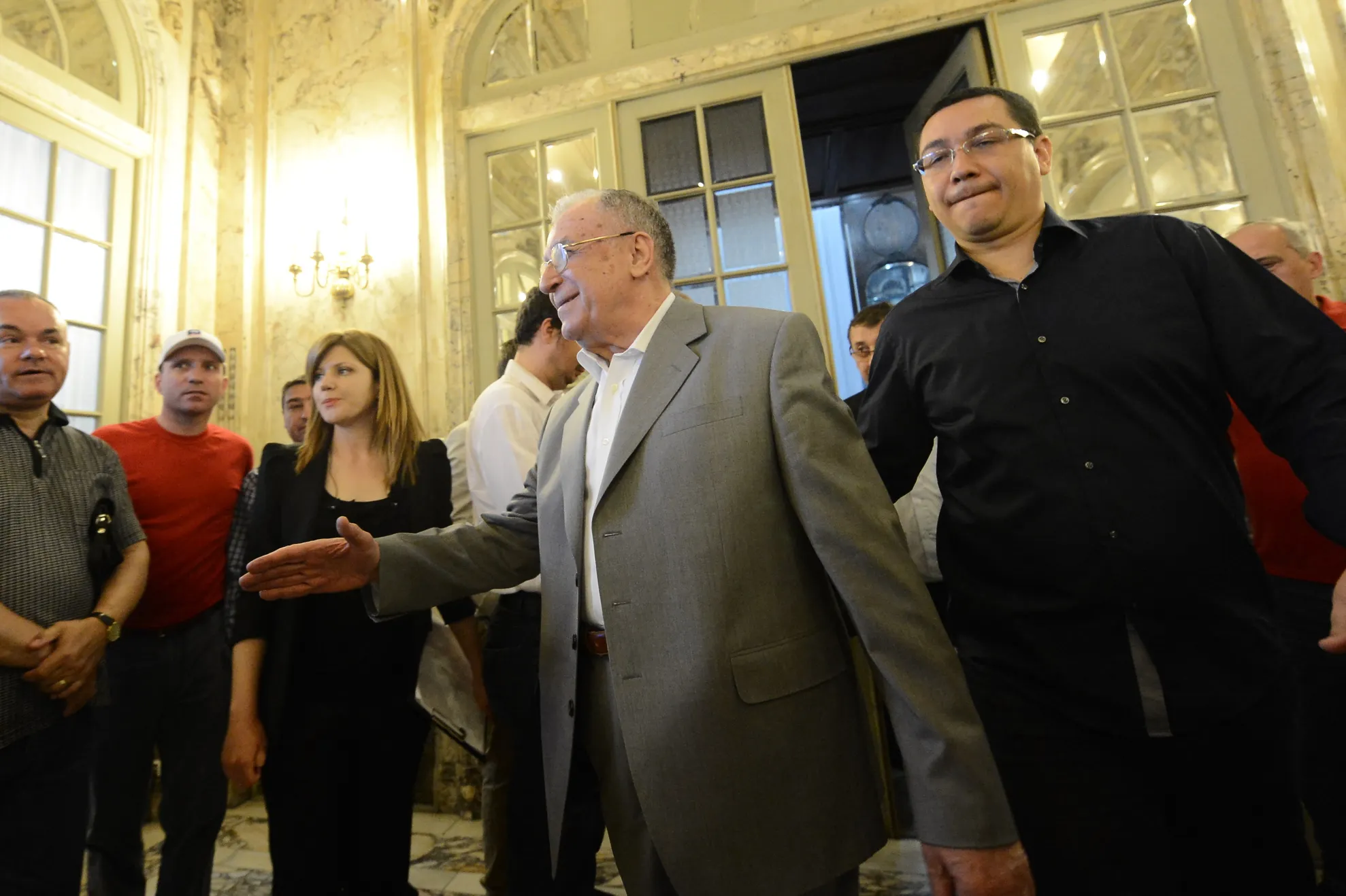 REZULTATE ALEGERI EUROPARLAMENTARE 2014. PSD-iștii au avut INTERZIS la petrecere