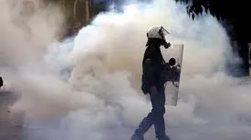 INCIDENTE la Istanbul, la manifestaţia de 1 MAI: scutierii au intervenit cu GAZE LACRIMOGENE