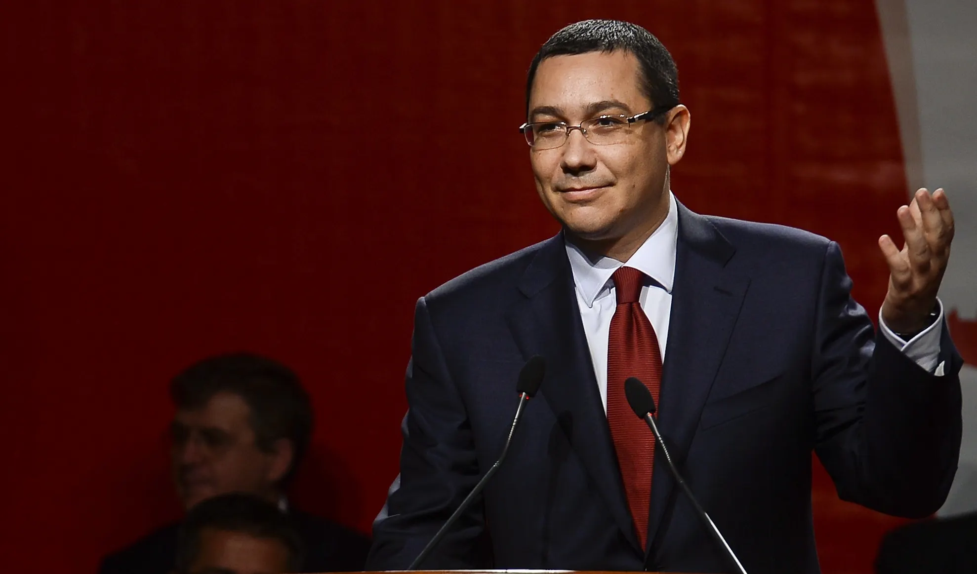 Victor Ponta: În decembrie, Băsescu va fi la "brutărie"
