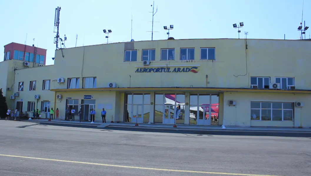 ÎCCJ obligă CNADNR să plătească aproape trei milioane de lei Aeroportului Arad din cauza autostrăzii