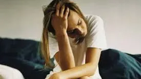 Noi descoperiri despre BOALA REGILOR. Vinul şi berea, printre factorii dezvoltării acestei maladii