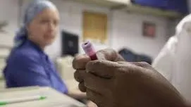 STATUL, ÎNVINS DE BOLNAVII DE CANCER: "Luptăm pentru o şansă la viaţă". CNAS face recurs
