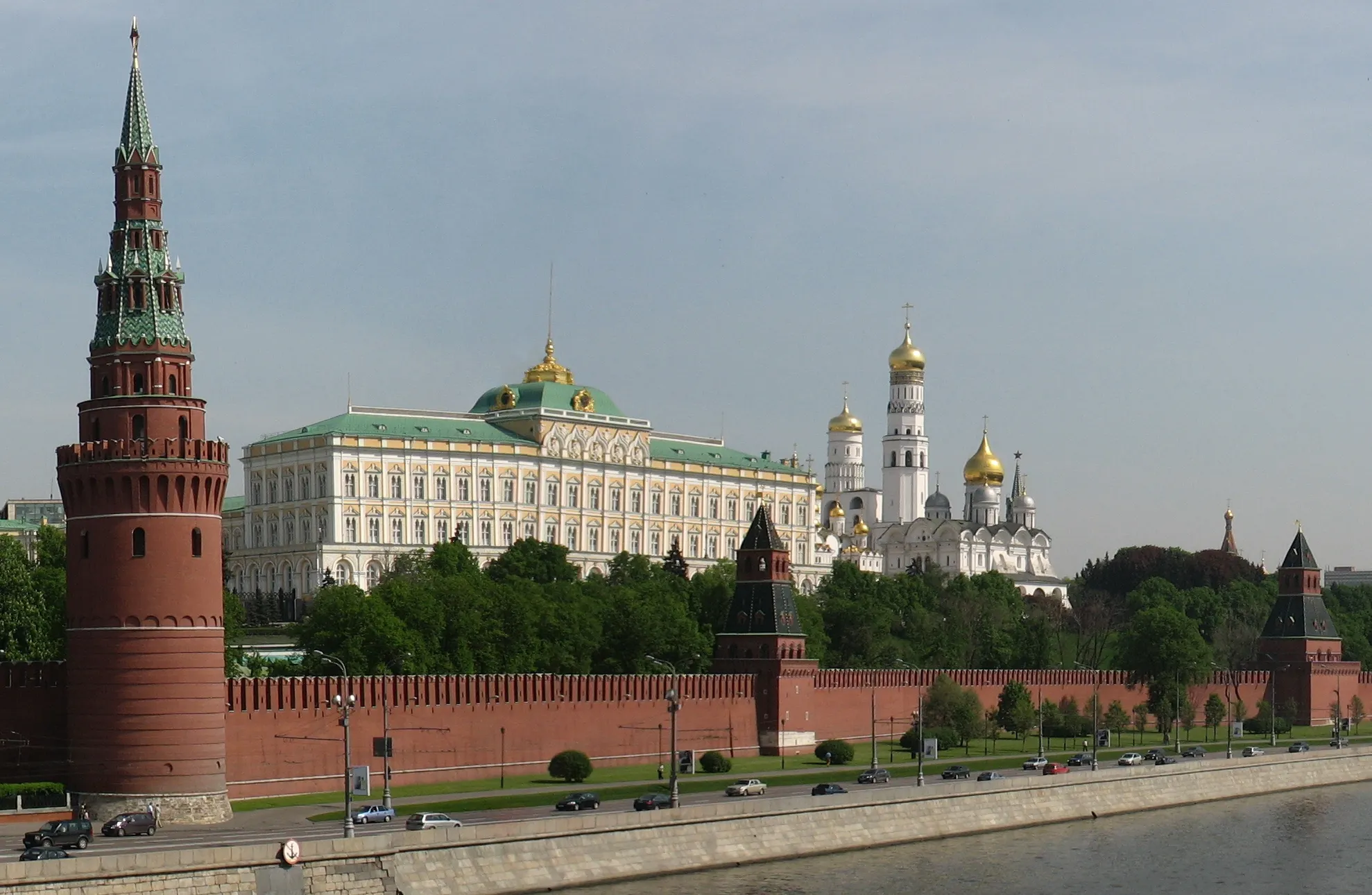Kremlin: Încetarea focului anunţată de Kiev reprezintă un "ultimatum" adresat insurgenţilor