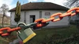 PRICOPIE: "Am investit în școli noi după care am închis școala a doua zi după ce am inaugurat-o"