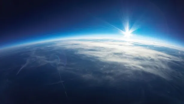 Un OBIECT SPAŢIAL CIUDAT se apropie de Terra. Ce vom vedea pe cer la sfârşitul lunii iunie?