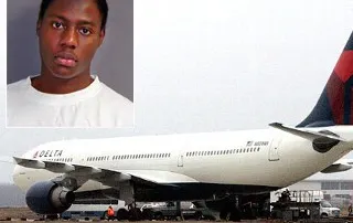 Cascadorii râsului cu un TERORIST într-un avion american. DE CE NU A EXPLODAT BOMBA