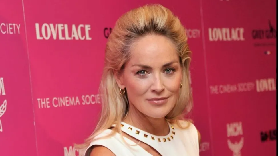 SHARON STONE, apariţie lipsită de inhibiţii la 56 de ani. I-a lăsat pe toţi cu gura căscată