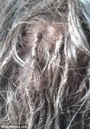 EXPERIENŢA TRAUMATIZANTĂ a unei femei: cheală după ce COAFEZA a folosit SUPER GLUE pentru extensii