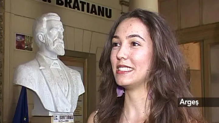 REZULTATE BAC 2014 EDU.RO. Poveştile elevilor care au LUAT ZECE CURAT la BACALAUREAT 2014