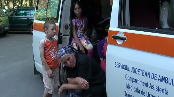 Invitaţii la o pomană din Brăila au ajuns la spital cu toxiinfecţie alimentară