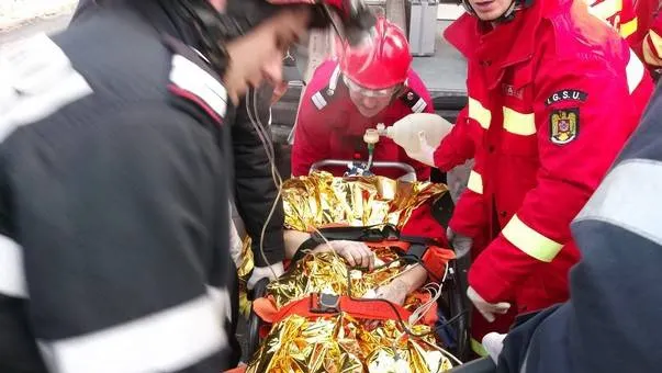 TRAGEDIE FĂRĂ MARGINI. O fetiţă de 12 ani a murit LOVITĂ DE TRĂSNET
