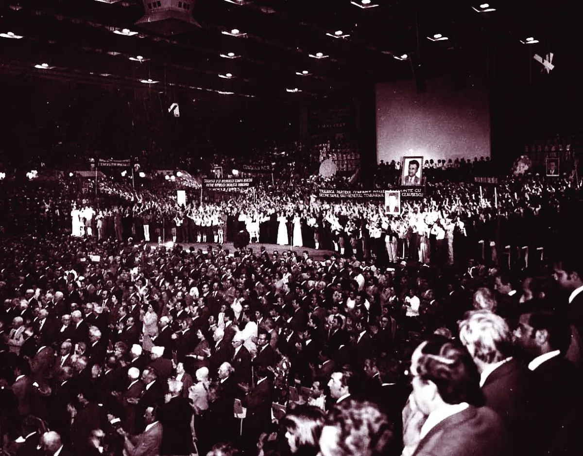 DOSAR HISTORIA: Ghiveciul propagandistic comunist, iluzia libertăţii şi „şopârlele“ studenţeşti